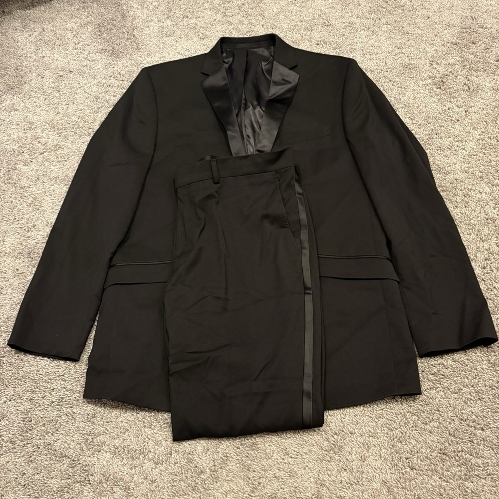Kenneth Cole Reaction Mens Black Two Piece Suit 44L Pants 38x33 "Techni-Cole"